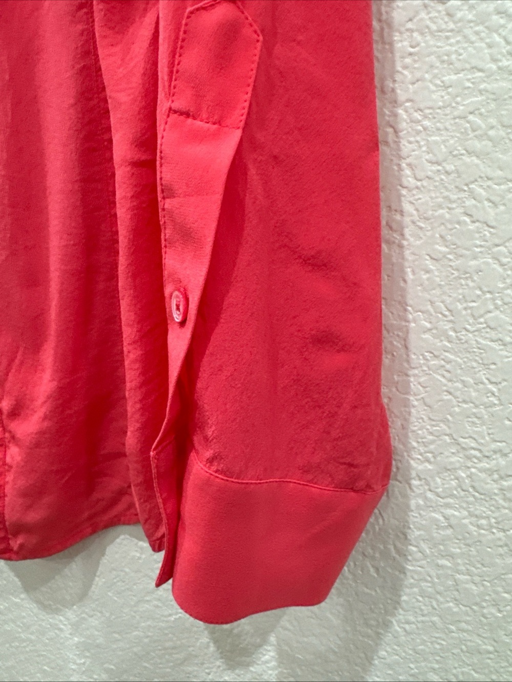 TOMMY BAHAMA Red 100% Silk Button Up Blouse Long Roll Tab Sleeves V-Neck Women L - Picture 6 of 8